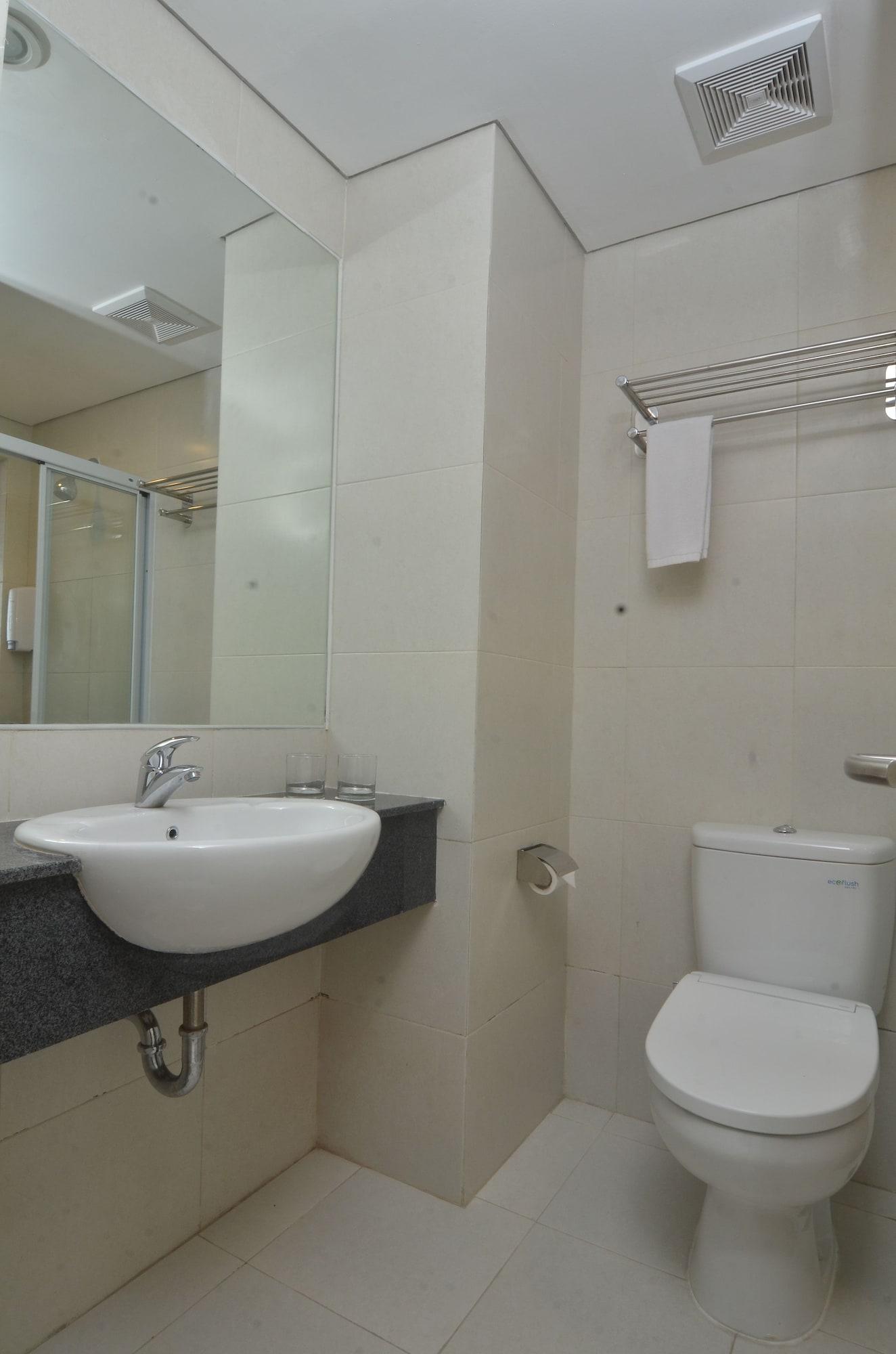 Ascent Premiere Hotel And Convention Malang Exterior photo