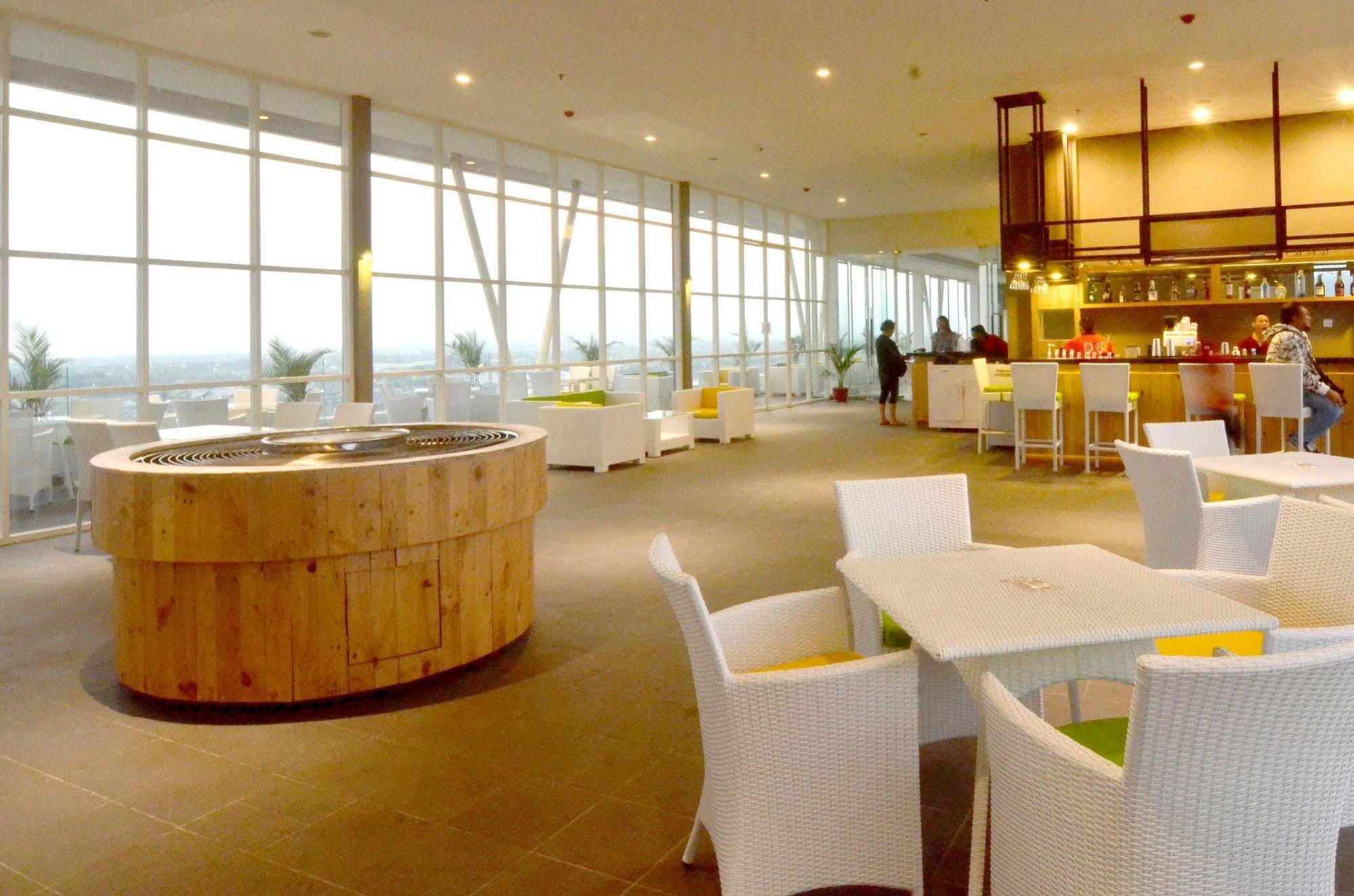 Ascent Premiere Hotel And Convention Malang Exterior photo