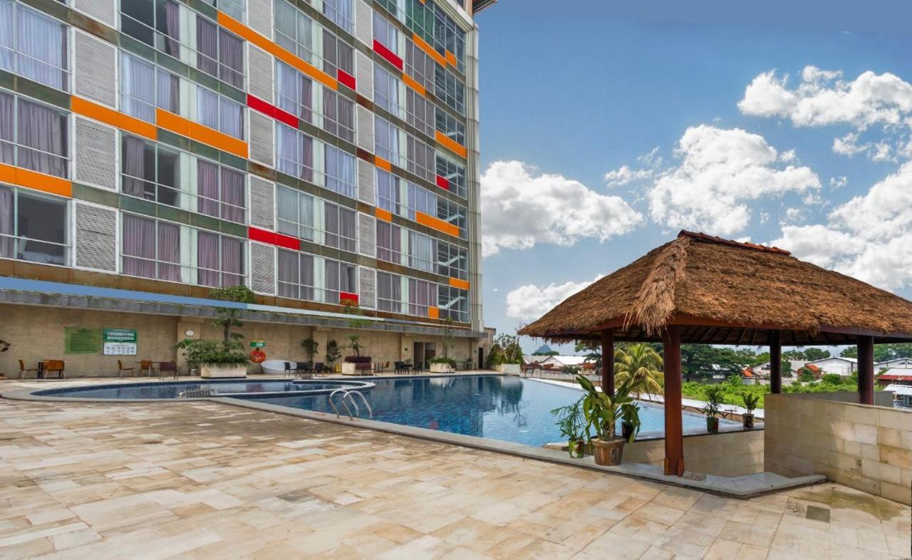 Ascent Premiere Hotel And Convention Malang Exterior photo